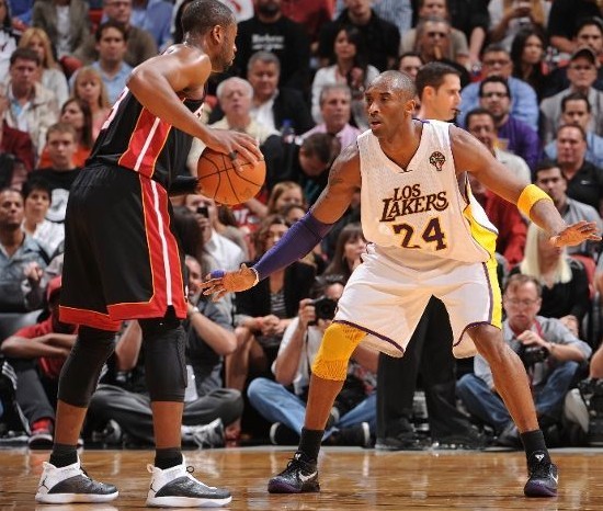 对他们比赛 对他们比赛