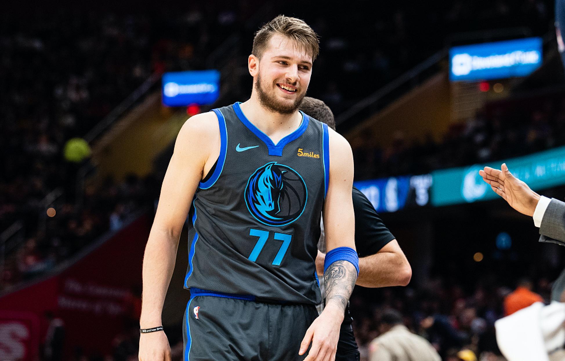 却先后三次 却先后三次