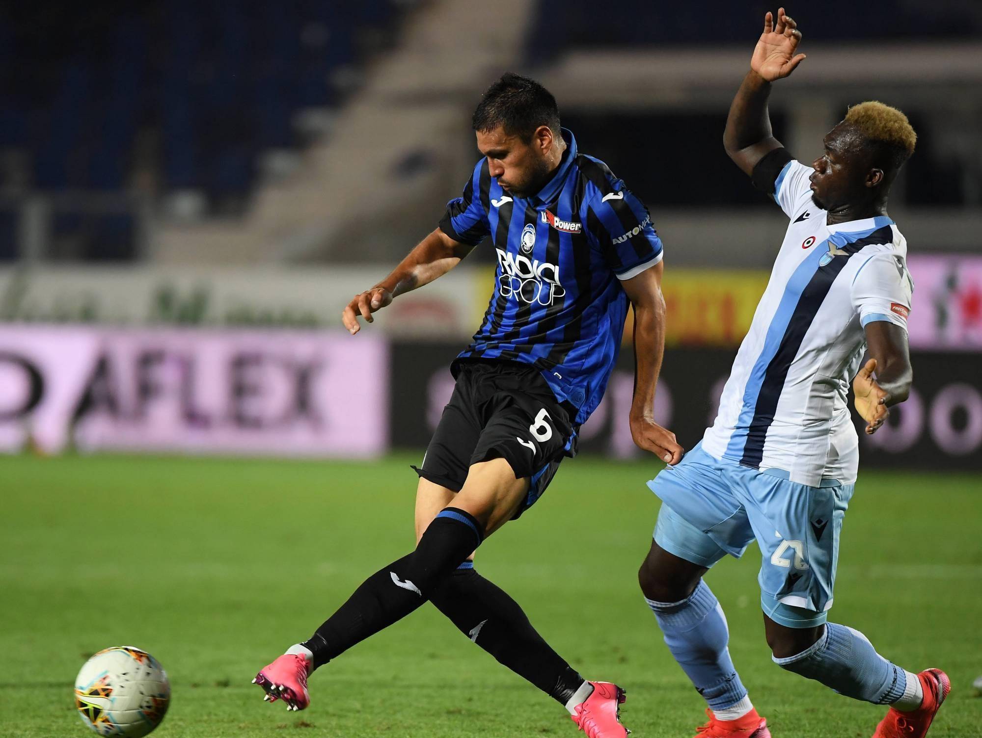 及定位球破 及定位球破