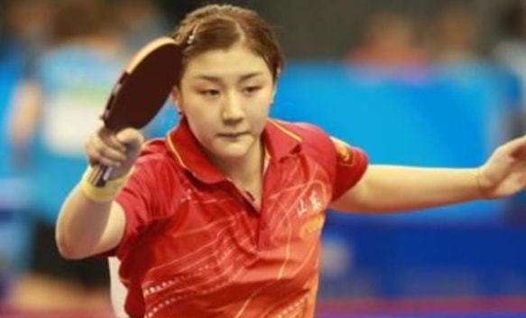 受着足球比 受着足球比