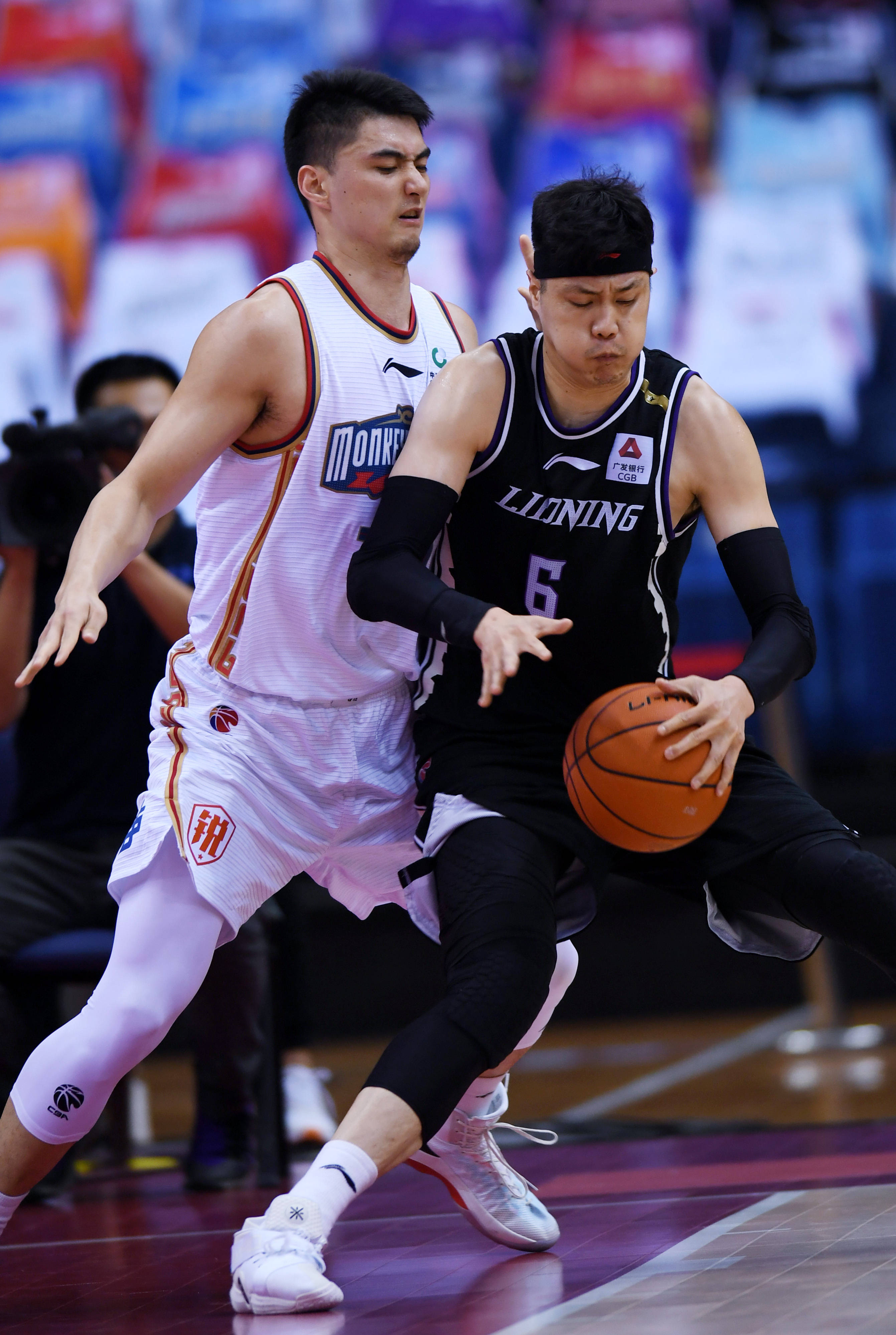 容年轻化改 容年轻化改