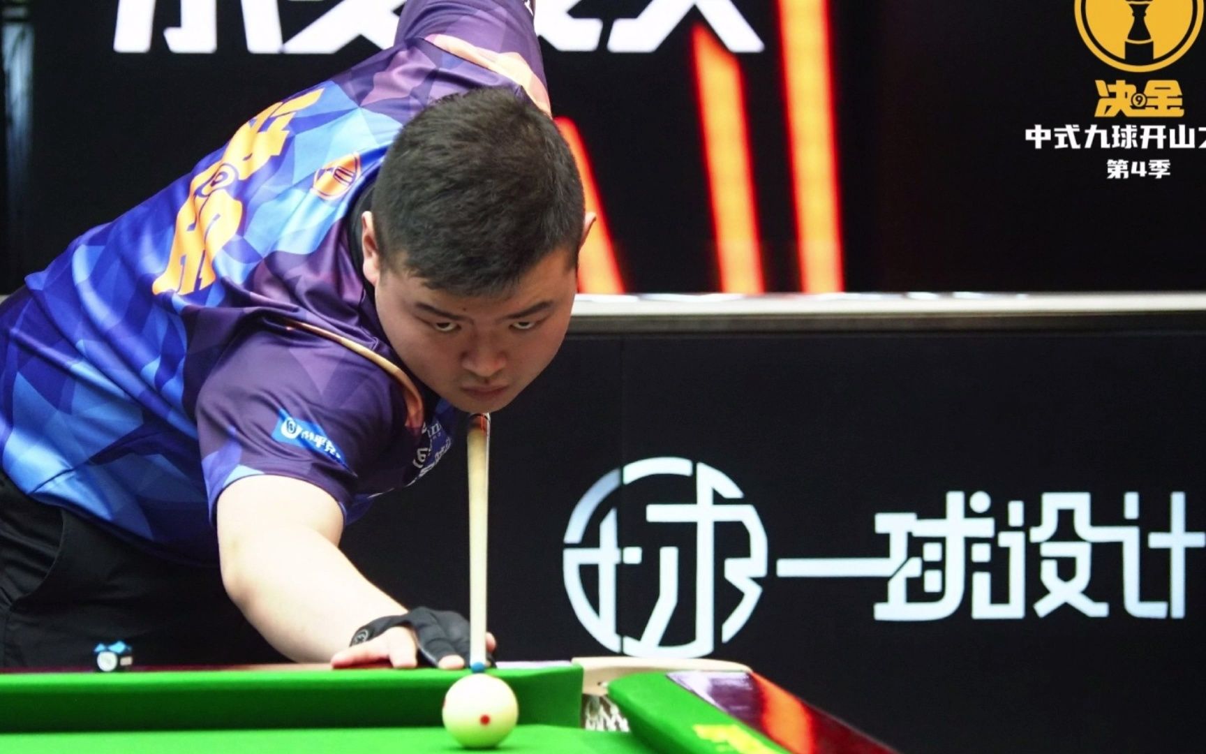 意大利vs比利时半场数据：射门6-4，射正3-3，红牌1-0